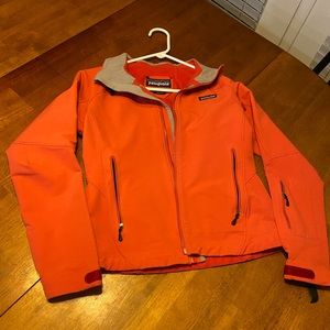 Patagonia light weight jacket. Size small.